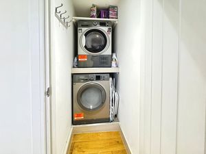 DE VERE LANE- click for photo gallery